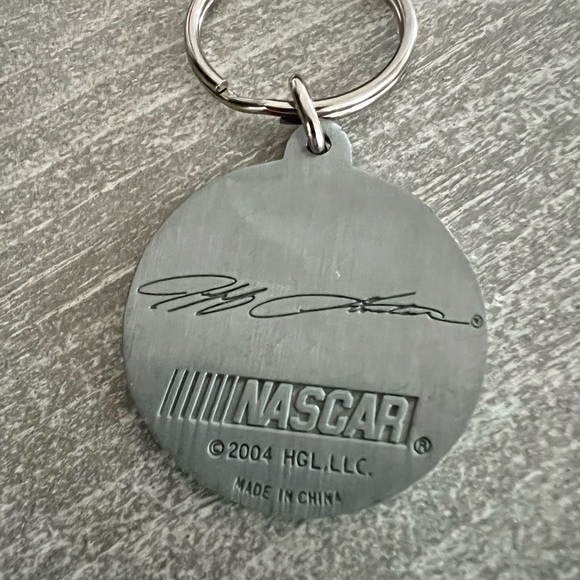 Jeff Gordon number 24 NASCAR keychain. Engraved signature on the back. 2… - Picture 6 of 6